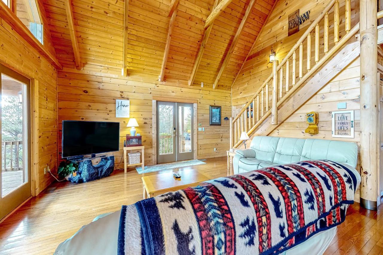 Lazy Bear Lodge Sevierville Exterior photo