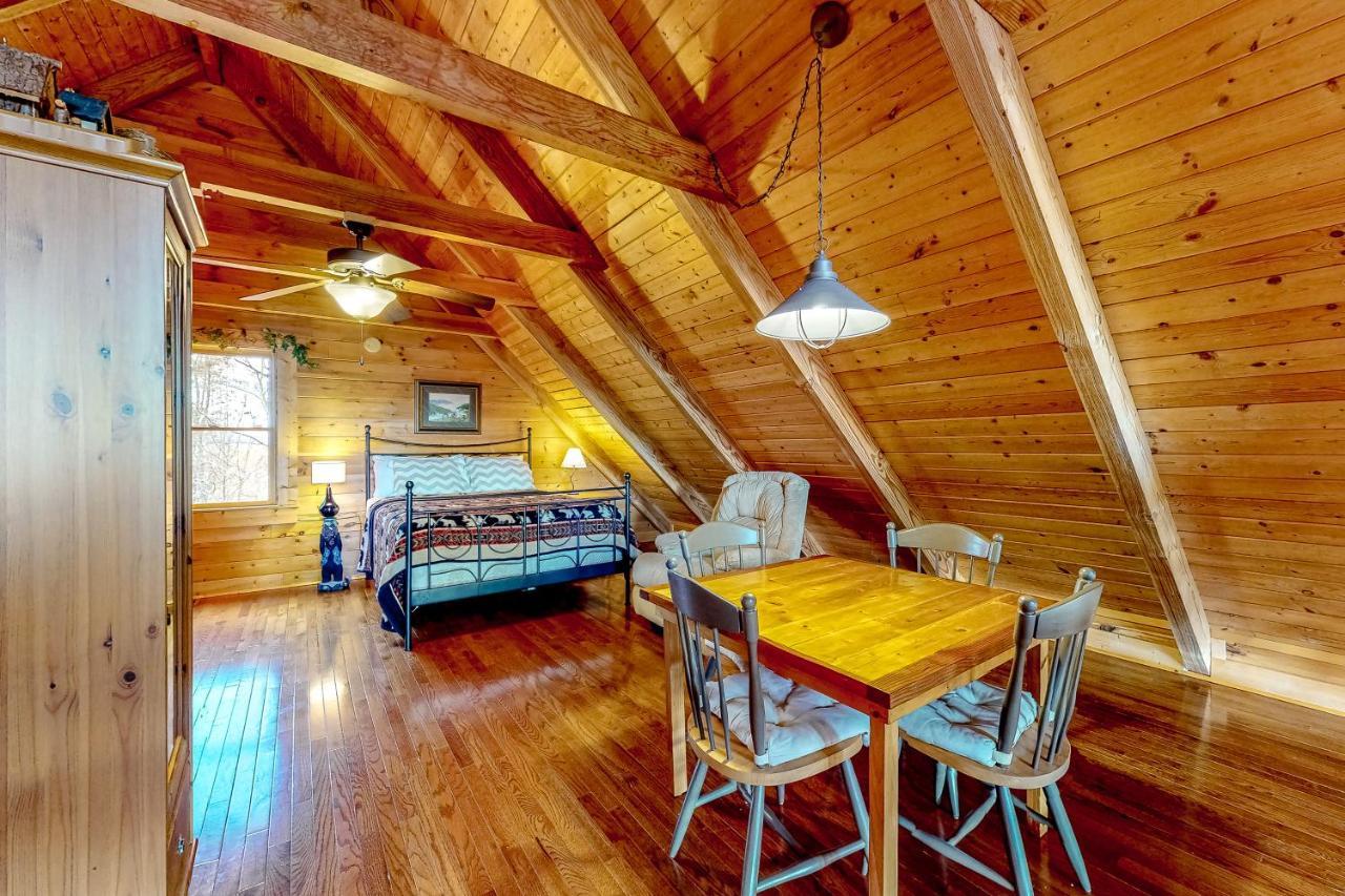 Lazy Bear Lodge Sevierville Exterior photo
