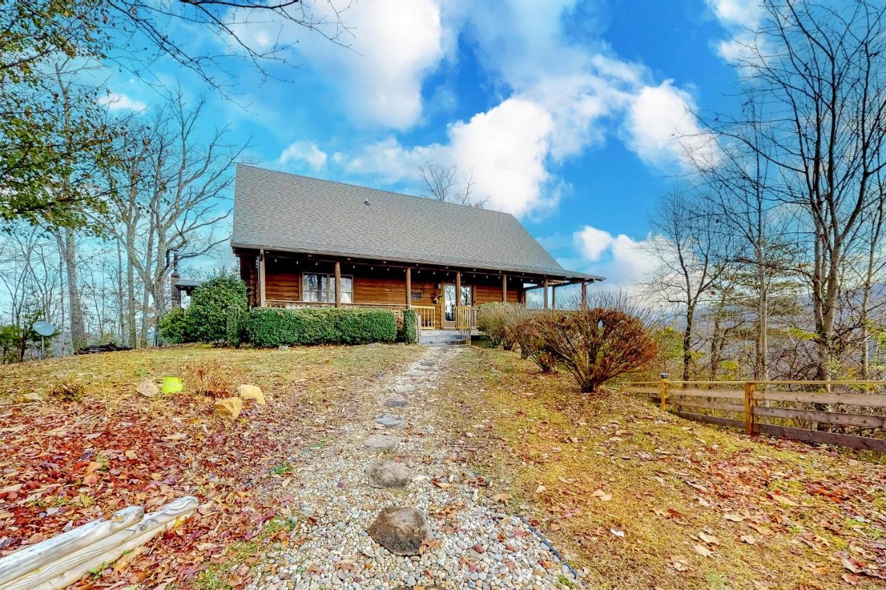 Lazy Bear Lodge Sevierville Exterior photo