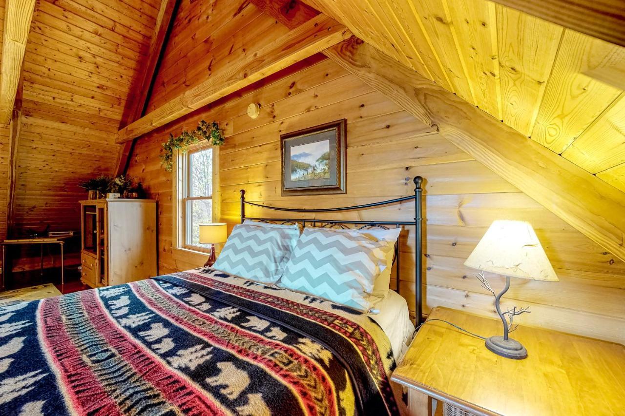 Lazy Bear Lodge Sevierville Exterior photo